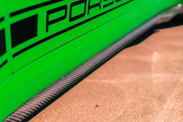 porsche side skirt 1